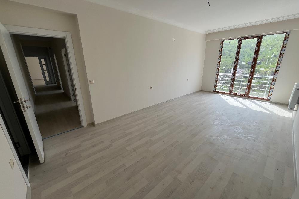 M21 TEAM'den HALİÇ PARK SİTESİ SIFIR 3+1 DAİRE