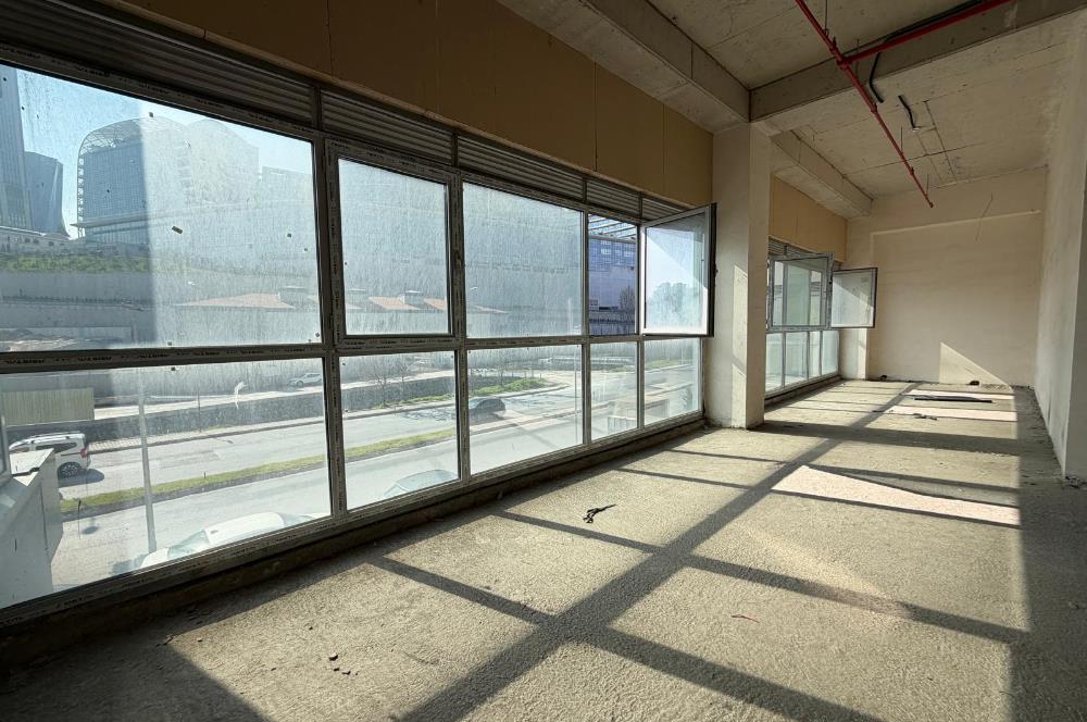 KİRALIK | FİNANS MERKEZİNİN KARŞISINDA, ÜST KATLI DÜKKAN