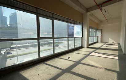 KİRALIK | FİNANS MERKEZİNİN KARŞISINDA, ÜST KATLI DÜKKAN