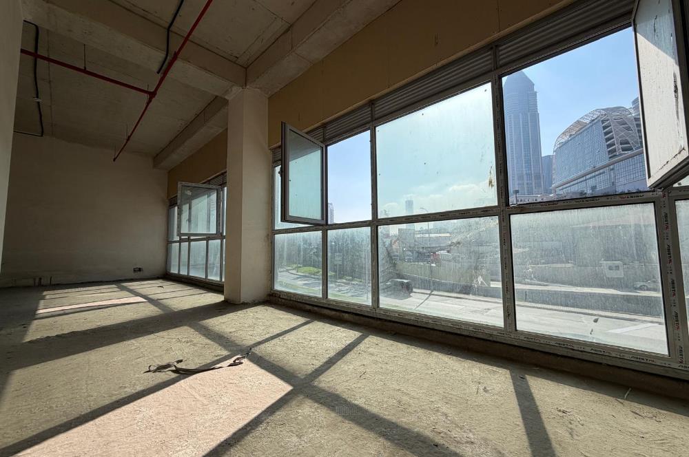 KİRALIK | FİNANS MERKEZİNİN KARŞISINDA, ÜST KATLI DÜKKAN