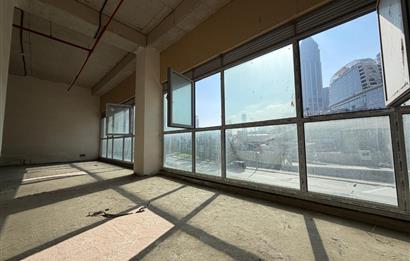 KİRALIK | FİNANS MERKEZİNİN KARŞISINDA, ÜST KATLI DÜKKAN