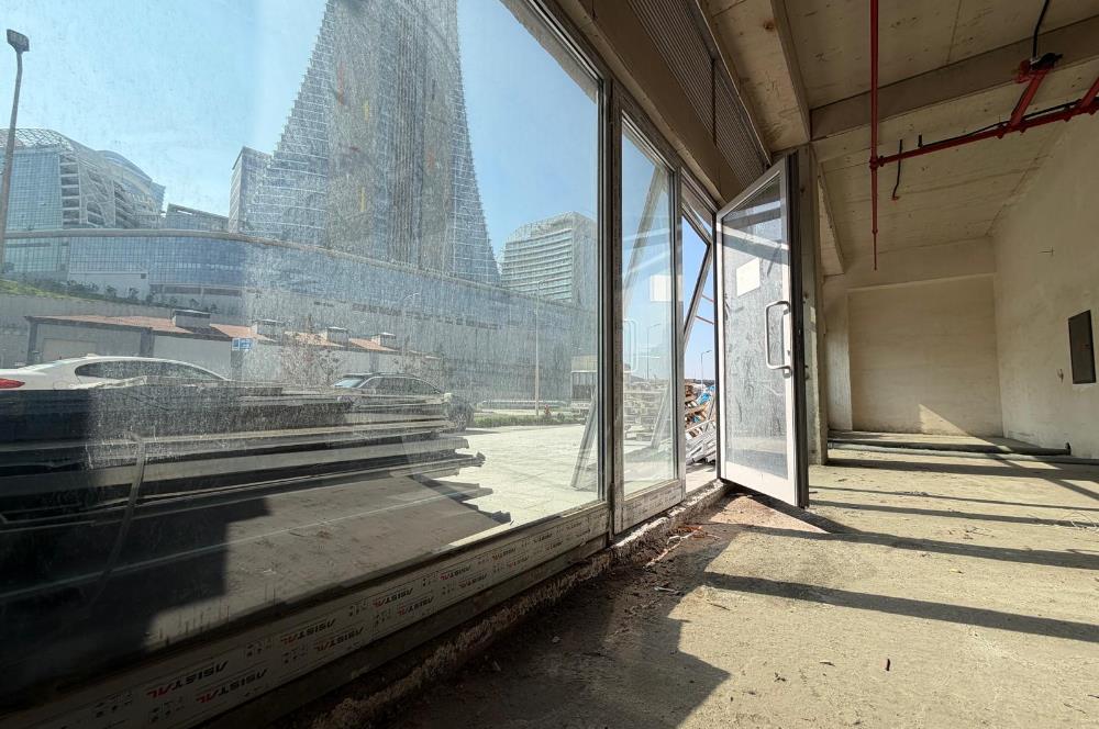 KİRALIK | FİNANS MERKEZİNİN KARŞISINDA, ÜST KATLI DÜKKAN