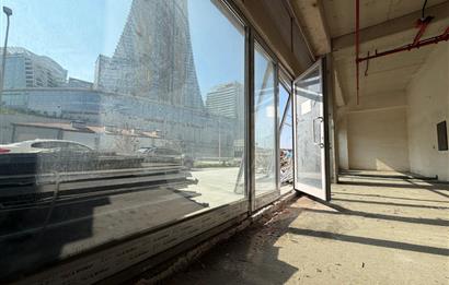 KİRALIK | FİNANS MERKEZİNİN KARŞISINDA, ÜST KATLI DÜKKAN