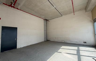 KİRALIK | FİNANS MERKEZİNİN KARŞISINDA, ÜST KATLI DÜKKAN