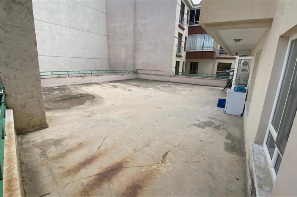 CADDE ÜZERİ 2+1 SAATILIK FIRSAT DAİRE