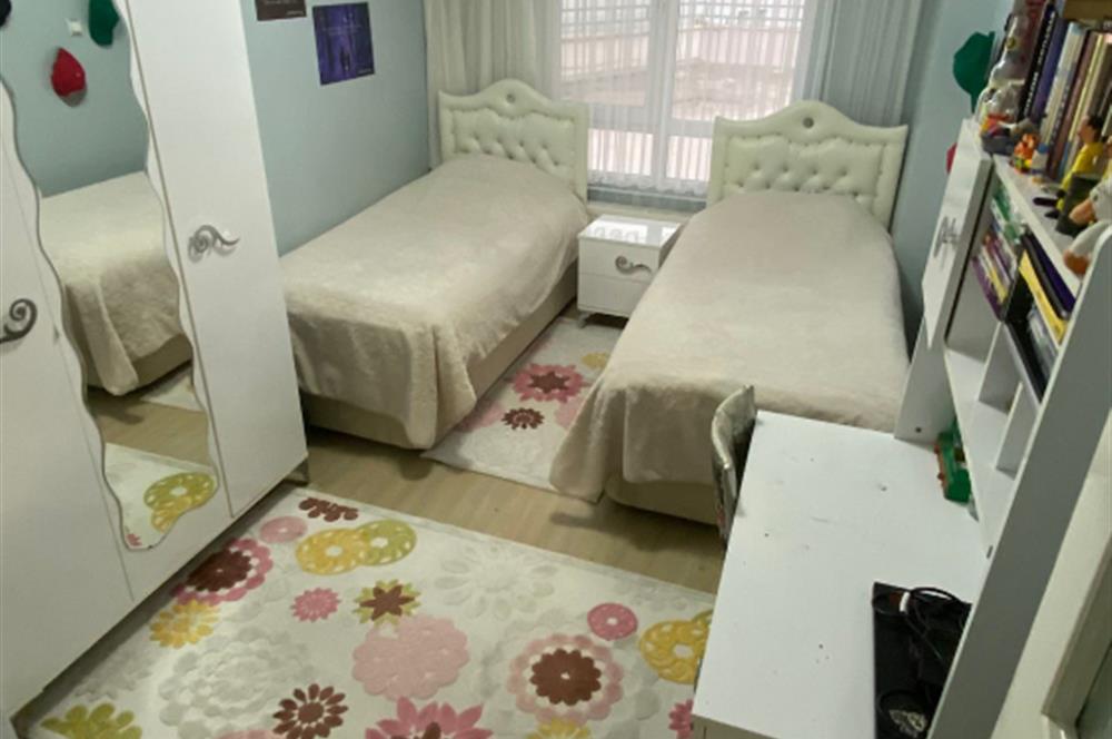 CADDE ÜZERİ 2+1 SAATILIK FIRSAT DAİRE