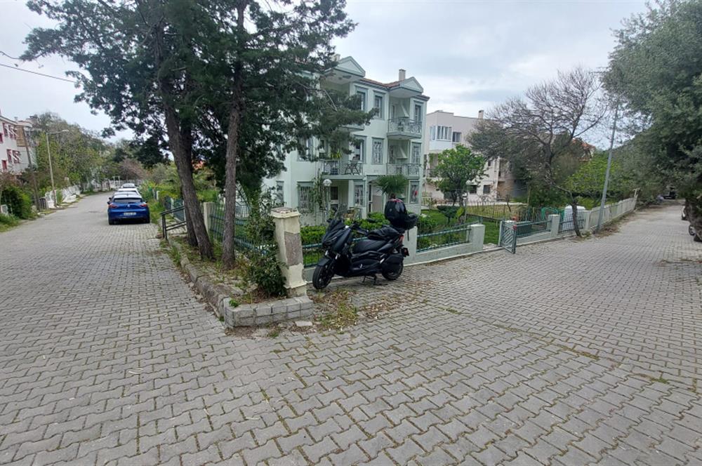 Foça İsmetpaşa Mah. Denize 150 m. 2+1 Bahçe Kat Satılık Daire