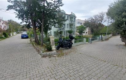 Foça İsmetpaşa Mah. Denize 150 m. 2+1 Bahçe Kat Satılık Daire