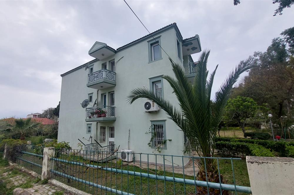 Foça İsmetpaşa Mah. Denize 150 m. 2+1 Bahçe Kat Satılık Daire