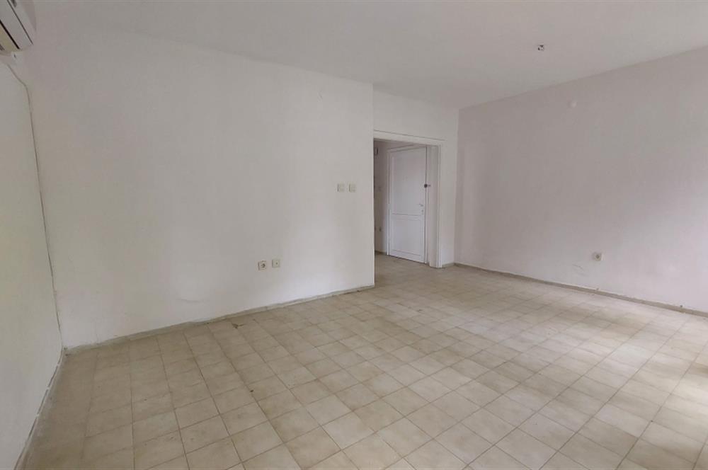 Foça İsmetpaşa Mah. Denize 150 m. 2+1 Bahçe Kat Satılık Daire