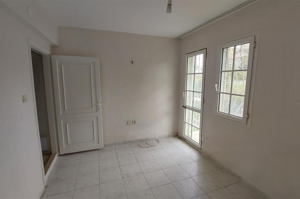 Foça İsmetpaşa Mah. Denize 150 m. 2+1 Bahçe Kat Satılık Daire