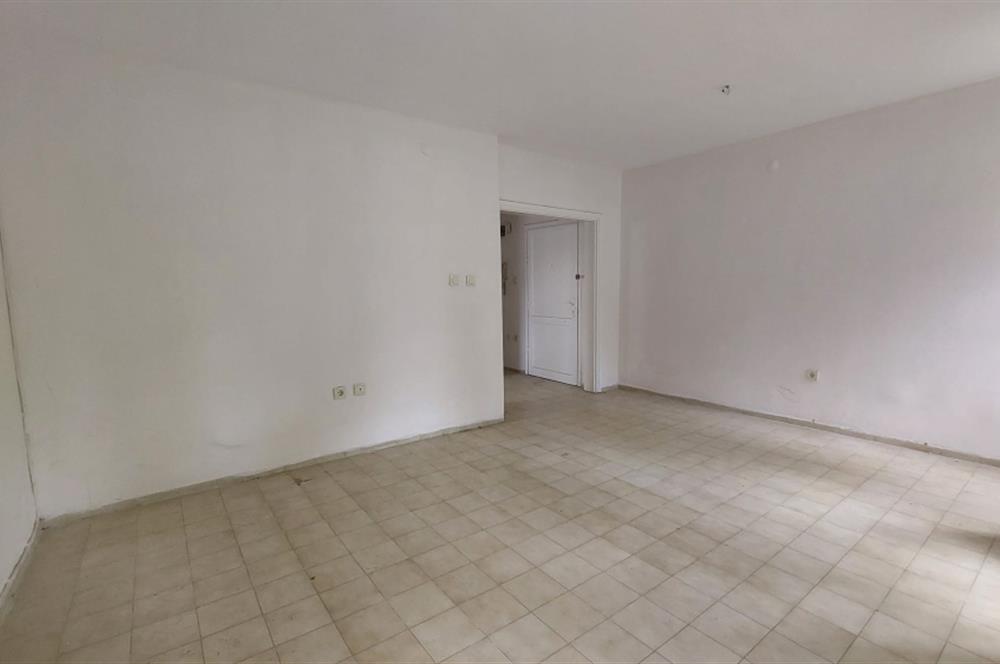 Foça İsmetpaşa Mah. Denize 150 m. 2+1 Bahçe Kat Satılık Daire