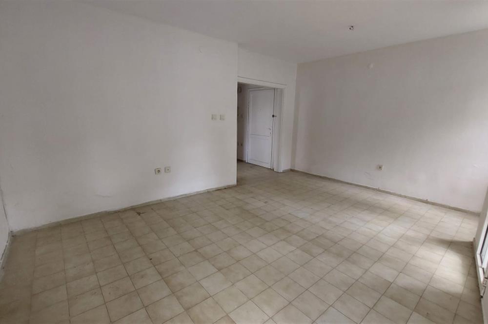 Foça İsmetpaşa Mah. Denize 150 m. 2+1 Bahçe Kat Satılık Daire