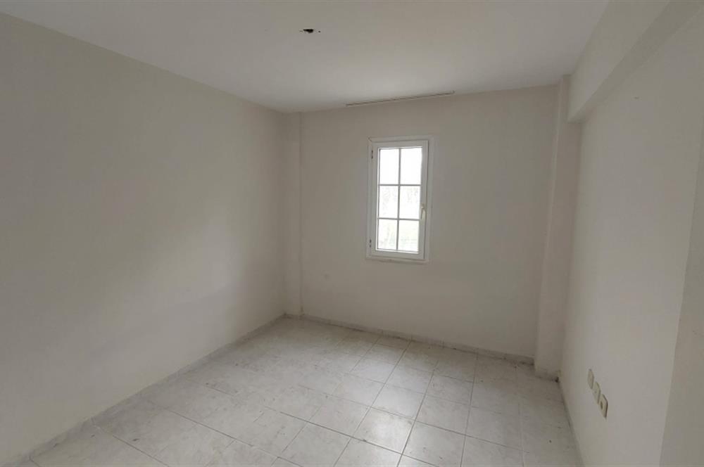 Foça İsmetpaşa Mah. Denize 150 m. 2+1 Bahçe Kat Satılık Daire