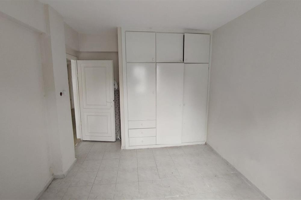 Foça İsmetpaşa Mah. Denize 150 m. 2+1 Bahçe Kat Satılık Daire