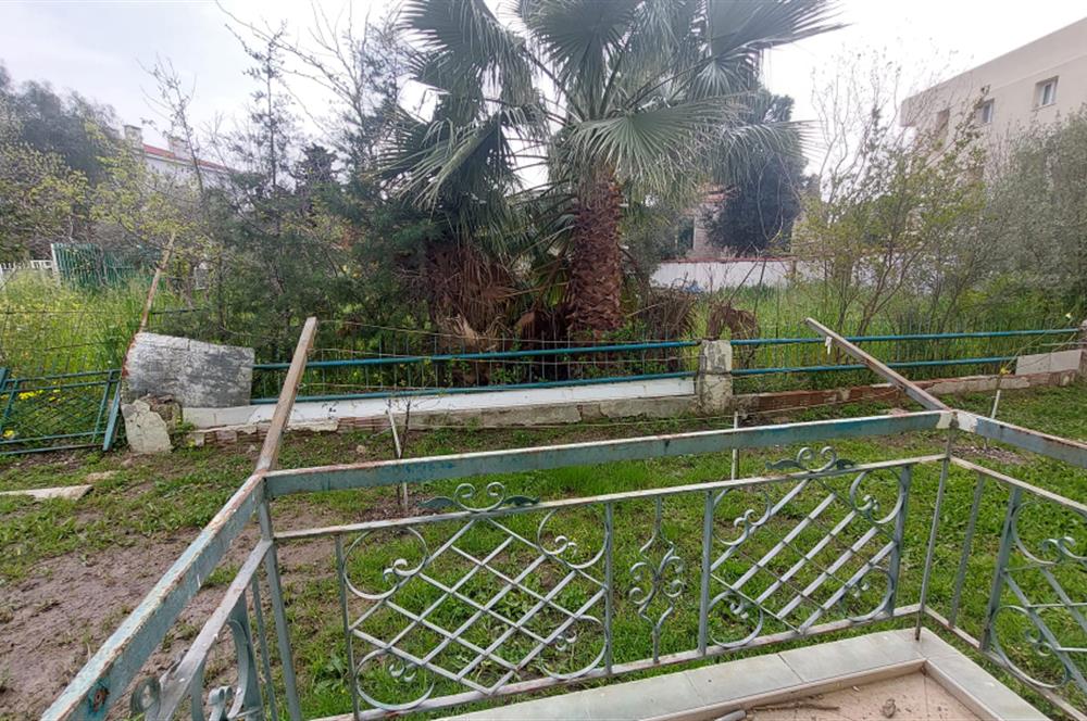 Foça İsmetpaşa Mah. Denize 150 m. 2+1 Bahçe Kat Satılık Daire