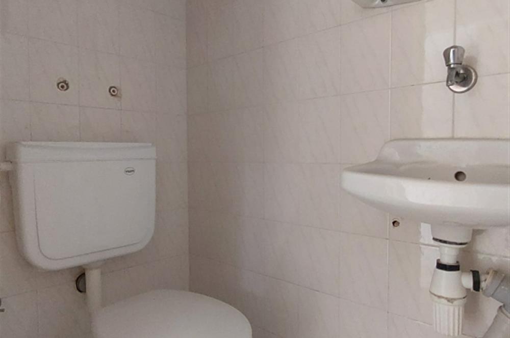 Foça İsmetpaşa Mah. Denize 150 m. 2+1 Bahçe Kat Satılık Daire