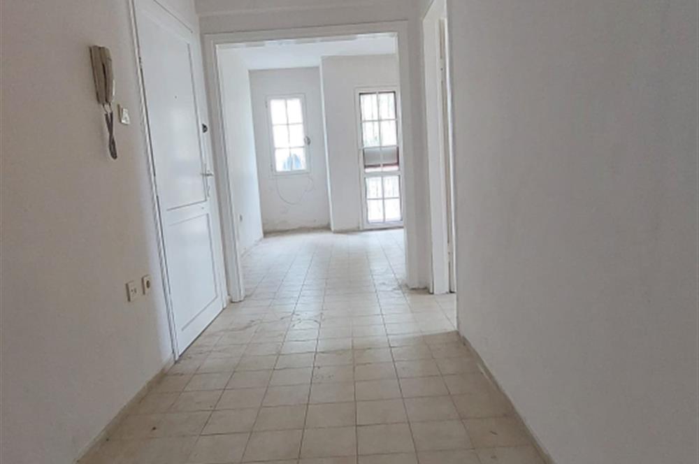 Foça İsmetpaşa Mah. Denize 150 m. 2+1 Bahçe Kat Satılık Daire