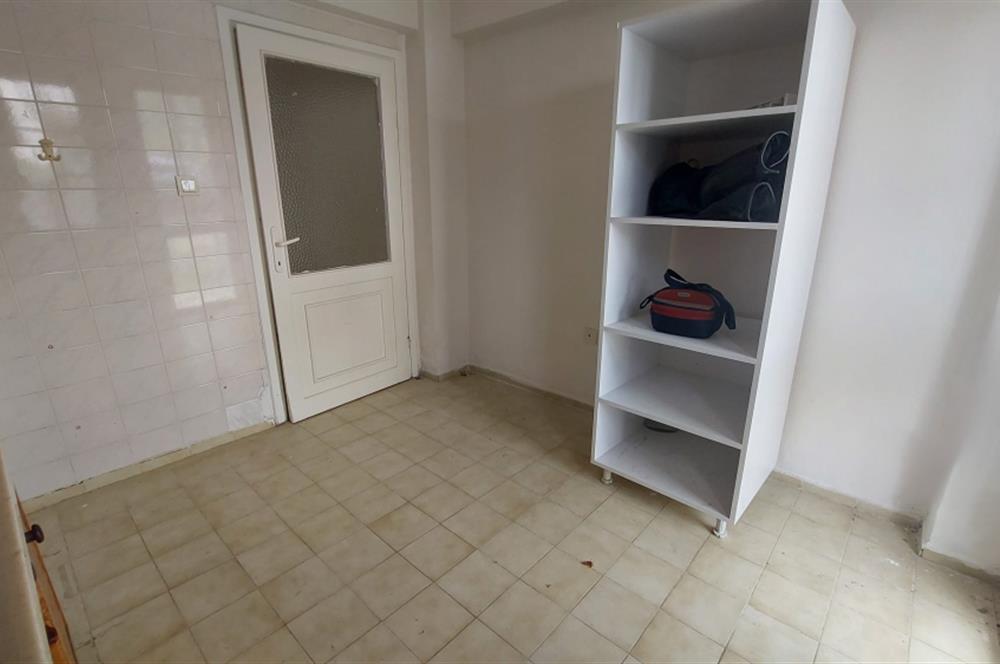 Foça İsmetpaşa Mah. Denize 150 m. 2+1 Bahçe Kat Satılık Daire