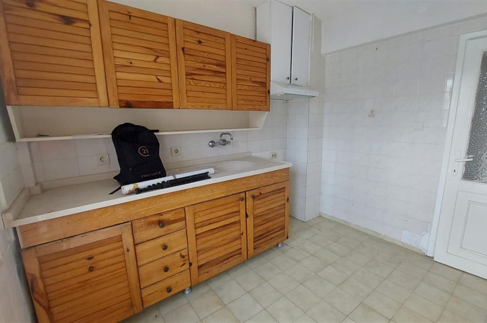 Foça İsmetpaşa Mah. Denize 150 m. 2+1 Bahçe Kat Satılık Daire