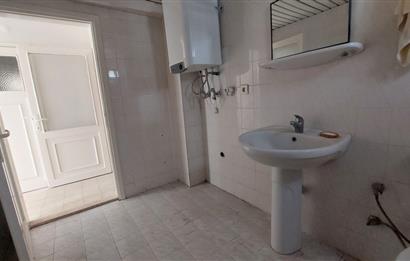 Foça İsmetpaşa Mah. Denize 150 m. 2+1 Bahçe Kat Satılık Daire