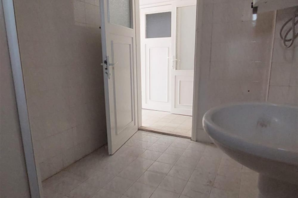 Foça İsmetpaşa Mah. Denize 150 m. 2+1 Bahçe Kat Satılık Daire