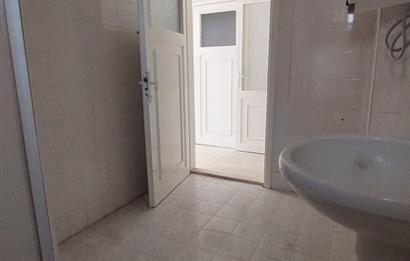 Foça İsmetpaşa Mah. Denize 150 m. 2+1 Bahçe Kat Satılık Daire