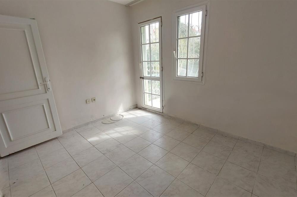 Foça İsmetpaşa Mah. Denize 150 m. 2+1 Bahçe Kat Satılık Daire