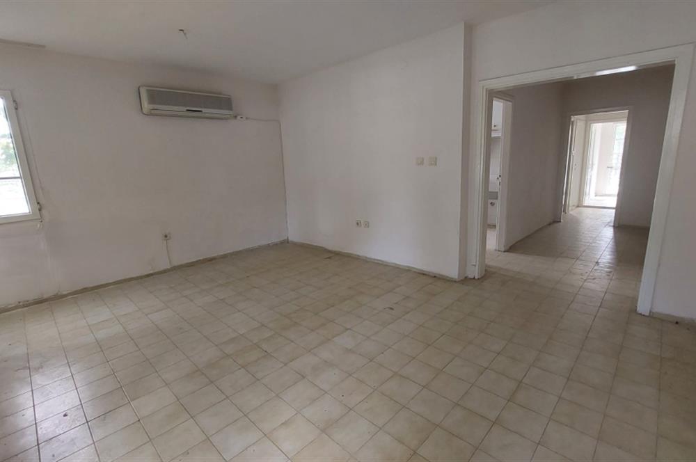 Foça İsmetpaşa Mah. Denize 150 m. 2+1 Bahçe Kat Satılık Daire