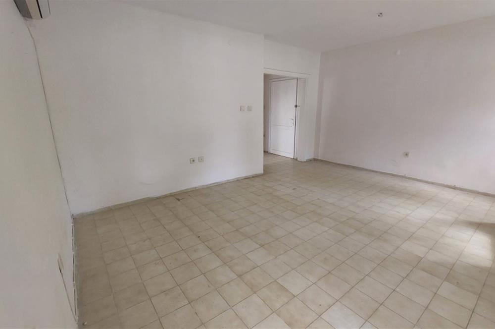 Foça İsmetpaşa Mah. Denize 150 m. 2+1 Bahçe Kat Satılık Daire