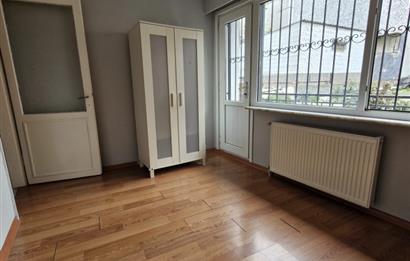 Beyoğlu 'nda sessiz ve huzurlu sokakta,ulaşıma yakın 2+1 Satılık