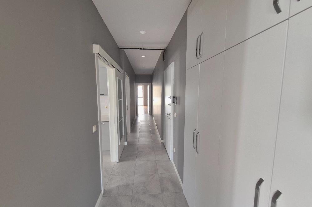 Suadiye Çamlı Sokak 2 Otoparklı, 45 m² Salonlu Geniş 3+1 Daire