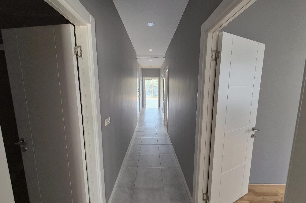 Suadiye Çamlı Sokak 2 Otoparklı, 45 m² Salonlu Geniş 3+1 Daire