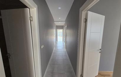 Suadiye Çamlı Sokak 2 Otoparklı, 45 m² Salonlu Geniş 3+1 Daire