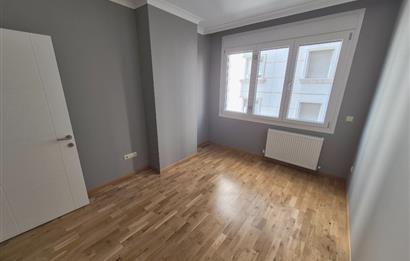 Suadiye Çamlı Sokak 2 Otoparklı, 45 m² Salonlu Geniş 3+1 Daire