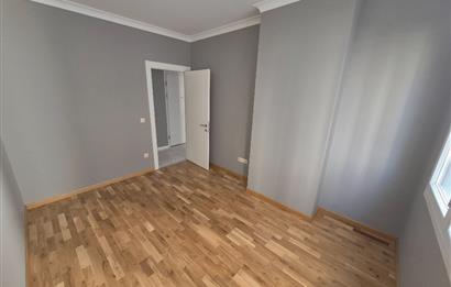 Suadiye Çamlı Sokak 2 Otoparklı, 45 m² Salonlu Geniş 3+1 Daire