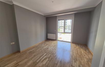 Suadiye Çamlı Sokak 2 Otoparklı, 45 m² Salonlu Geniş 3+1 Daire