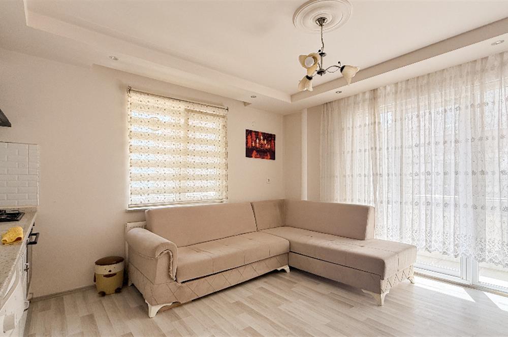 ALTIEYLÜL FEN LİSESİ YANI SATILIK 1+1