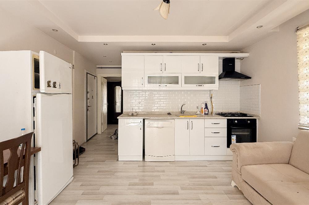 ALTIEYLÜL FEN LİSESİ YANI SATILIK 1+1