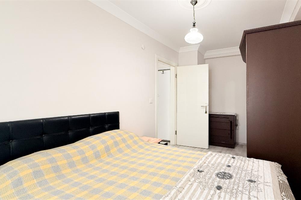 ALTIEYLÜL FEN LİSESİ YANI SATILIK 1+1