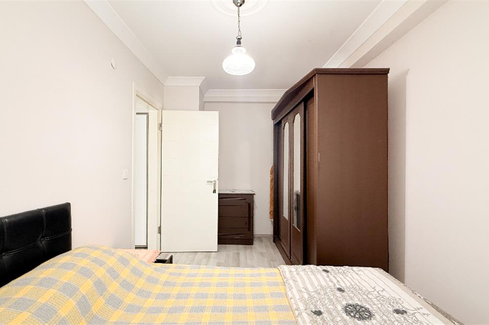 ALTIEYLÜL FEN LİSESİ YANI SATILIK 1+1