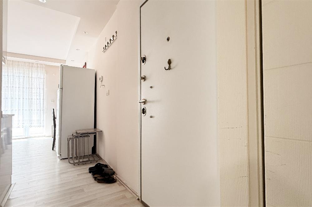 ALTIEYLÜL FEN LİSESİ YANI SATILIK 1+1