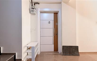 ALTIEYLÜL FEN LİSESİ YANI SATILIK 1+1