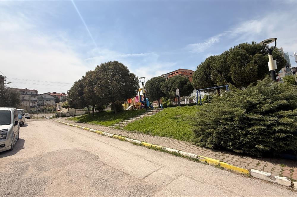 ALTIEYLÜL FEN LİSESİ YANI SATILIK 1+1