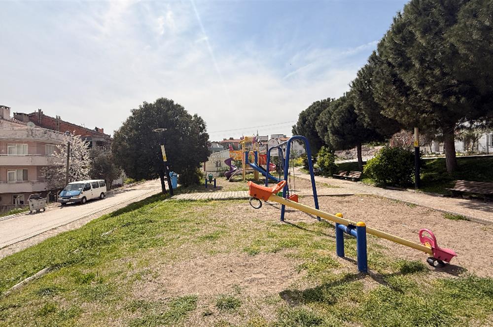 ALTIEYLÜL FEN LİSESİ YANI SATILIK 1+1