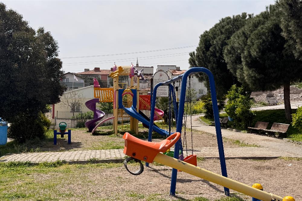 ALTIEYLÜL FEN LİSESİ YANI SATILIK 1+1