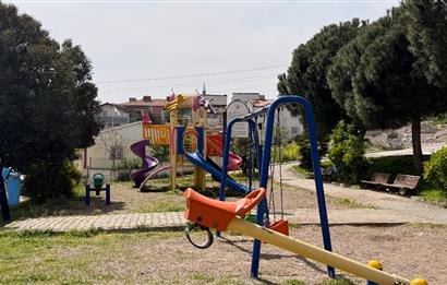 ALTIEYLÜL FEN LİSESİ YANI SATILIK 1+1