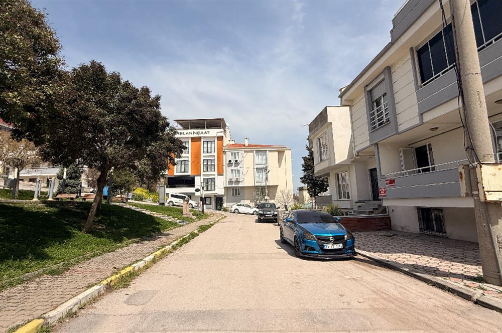 ALTIEYLÜL FEN LİSESİ YANI SATILIK 1+1