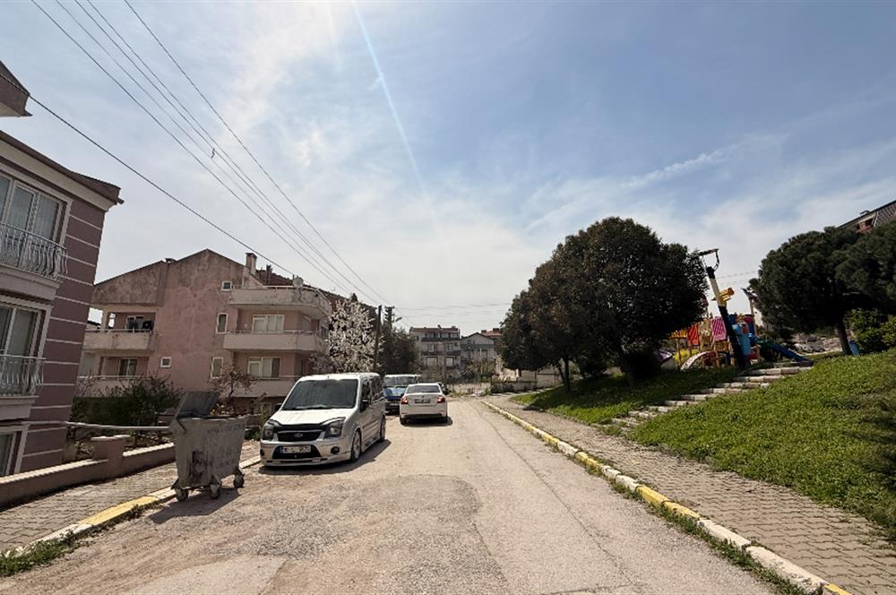 ALTIEYLÜL FEN LİSESİ YANI SATILIK 1+1