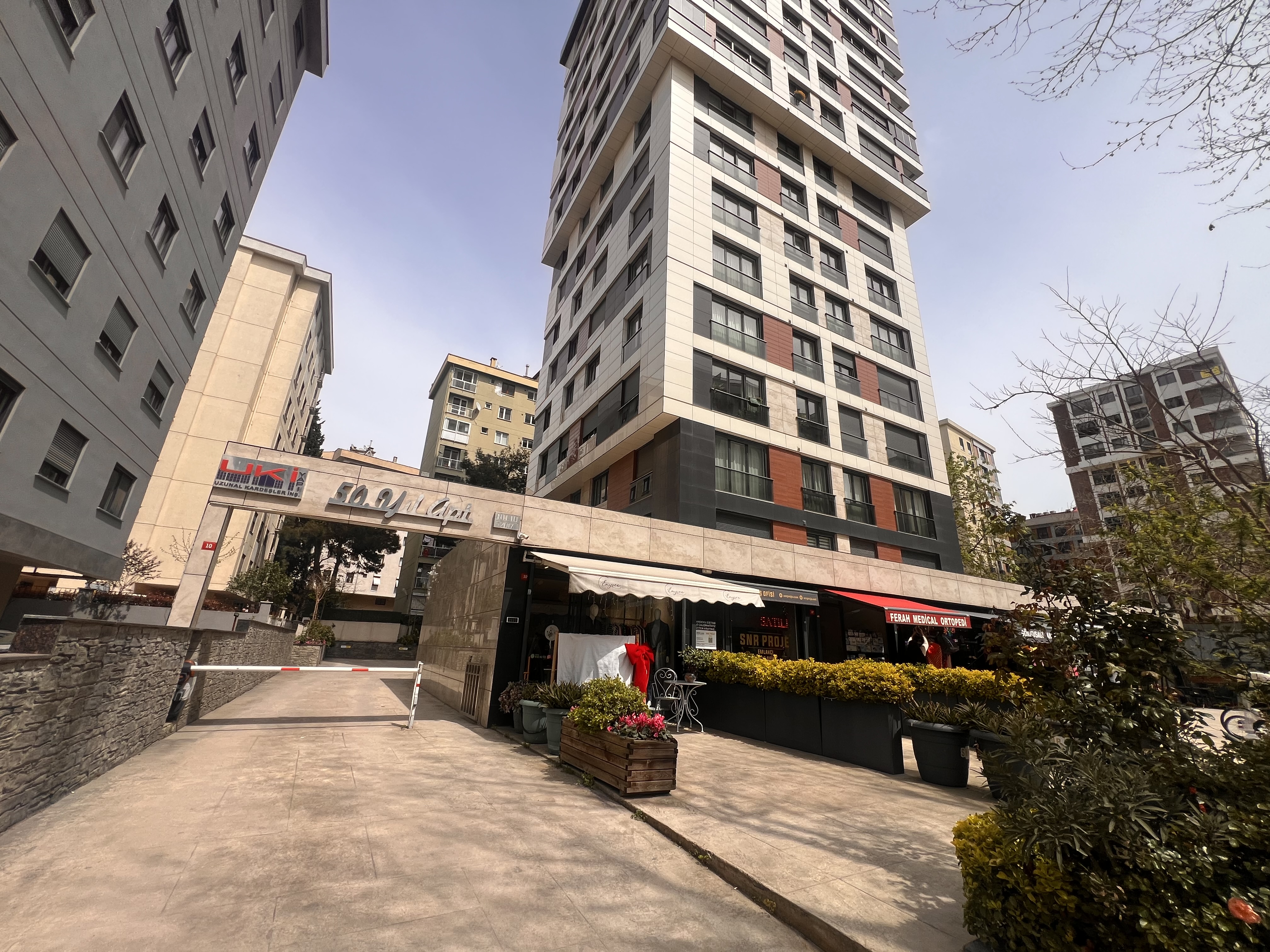 GÖZTEPE İSTASYON CADDESİNDE SATILIK 3+1 DAİRE
